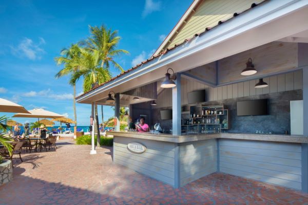 Pineapple Beach Club - Aqua Bar